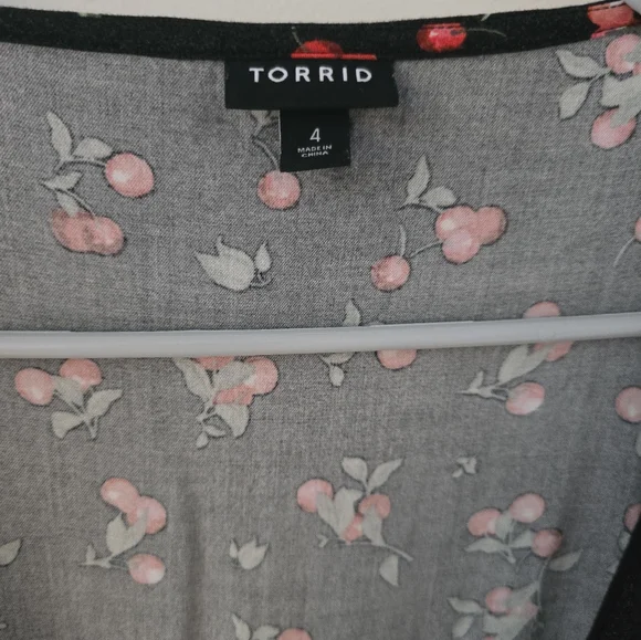 Torrid Black and Cherry Flutter Sleeve Midi Sundress 4x - Picture 4 of 6